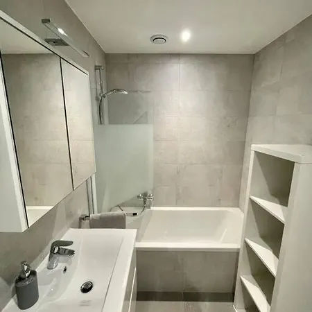 Brand New 3 Bedrooms With Terrace And Parking - 142-92 * Luxemburg